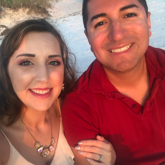 Meet your Posher, Laura - Picture 2 of 5